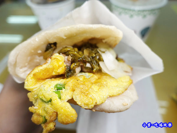 鹽蔥燒豬-新興街燒餅店 (3).jpg