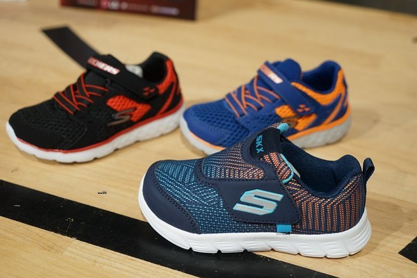 摩曼頓(太平二店)：台中一中街買球鞋 摩曼頓太平二店 運動品牌服飾用品齊全 還有超優惠活動滿額抽機票獎與家電