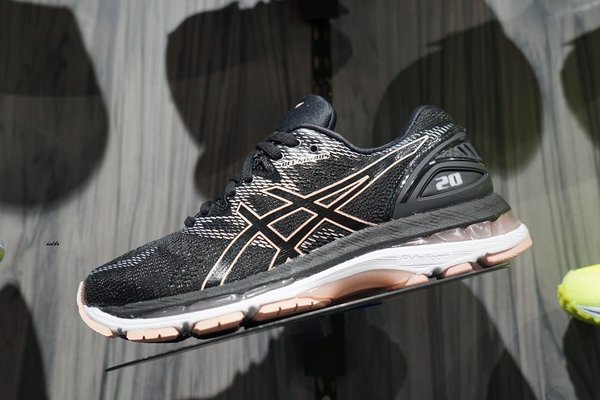 摩曼頓(太平二店)：台中一中街買球鞋 摩曼頓太平二店 運動品牌服飾用品齊全 還有超優惠活動滿額抽機票獎與家電