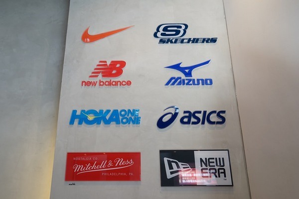 摩曼頓(太平二店)：台中一中街買球鞋 摩曼頓太平二店 運動品牌服飾用品齊全 還有超優惠活動滿額抽機票獎與家電