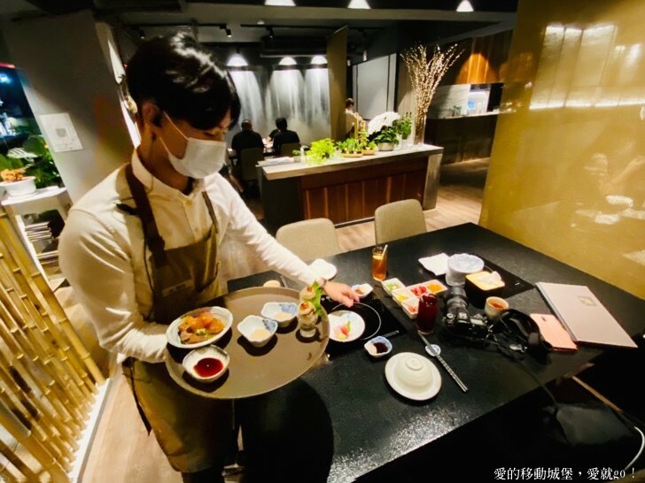 【台北東區 火鍋餐廳推薦】竹苑shabu 高檔次的鮮蟳海味 極品饗宴 老饕最愛，疫情過後最想吃的美食 最享受的涮涮火鍋餐廳，愛就一起快樂GO !