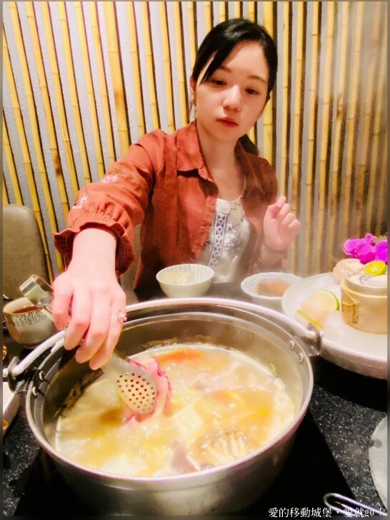 【台北東區 火鍋餐廳推薦】竹苑shabu 高檔次的鮮蟳海味 極品饗宴 老饕最愛，疫情過後最想吃的美食 最享受的涮涮火鍋餐廳，愛就一起快樂GO !