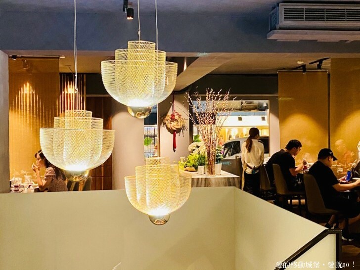 【台北東區 火鍋餐廳推薦】竹苑shabu 高檔次的鮮蟳海味 極品饗宴 老饕最愛，疫情過後最想吃的美食 最享受的涮涮火鍋餐廳，愛就一起快樂GO !