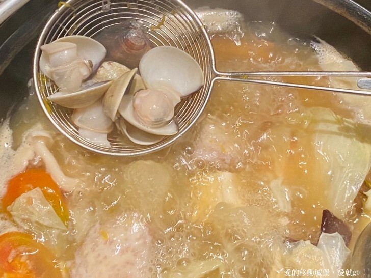 【台北東區 火鍋餐廳推薦】竹苑shabu 高檔次的鮮蟳海味 極品饗宴 老饕最愛，疫情過後最想吃的美食 最享受的涮涮火鍋餐廳，愛就一起快樂GO !