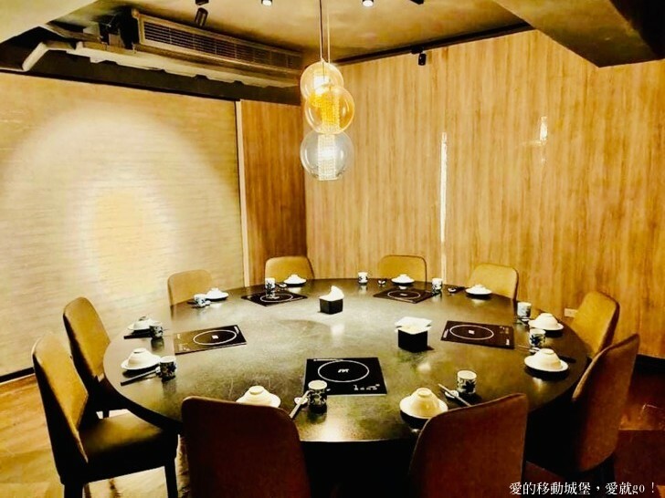 【台北東區 火鍋餐廳推薦】竹苑shabu 高檔次的鮮蟳海味 極品饗宴 老饕最愛，疫情過後最想吃的美食 最享受的涮涮火鍋餐廳，愛就一起快樂GO !