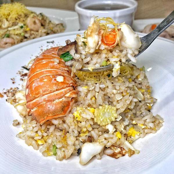 飯大廚醬炒世界:台中炒飯【飯大廚醬炒世界】原來炒飯可以這麼豪華了!直接加入龍蝦/鮑魚/松露 讓你也能享受低調奢華的台灣小吃