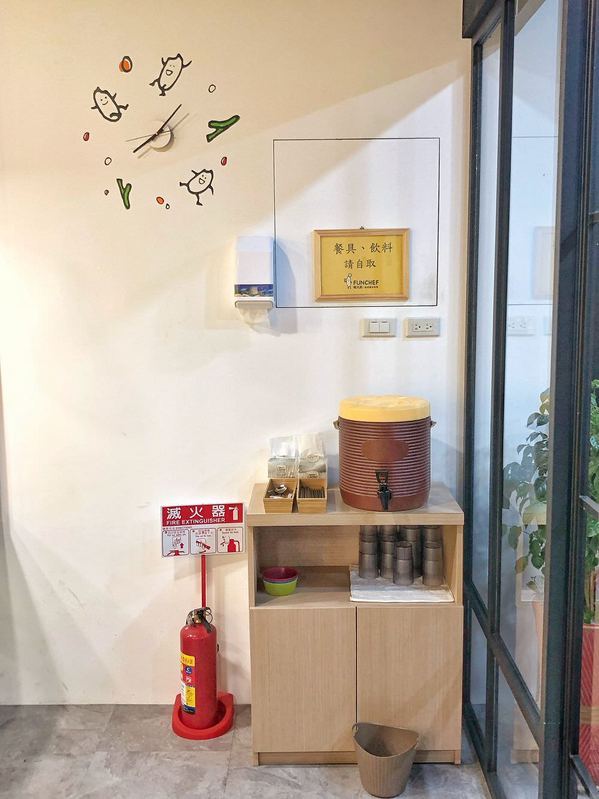 飯大廚醬炒世界:台中炒飯【飯大廚醬炒世界】原來炒飯可以這麼豪華了!直接加入龍蝦/鮑魚/松露 讓你也能享受低調奢華的台灣小吃