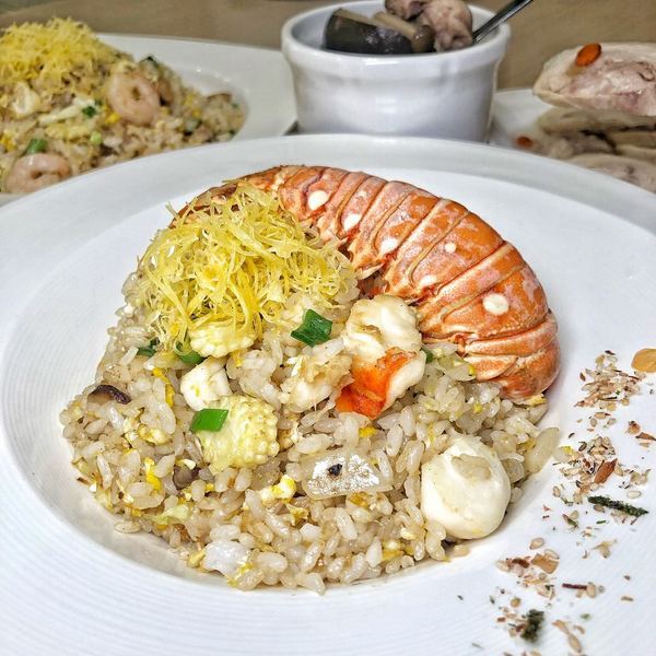 飯大廚醬炒世界:台中炒飯【飯大廚醬炒世界】原來炒飯可以這麼豪華了!直接加入龍蝦/鮑魚/松露 讓你也能享受低調奢華的台灣小吃