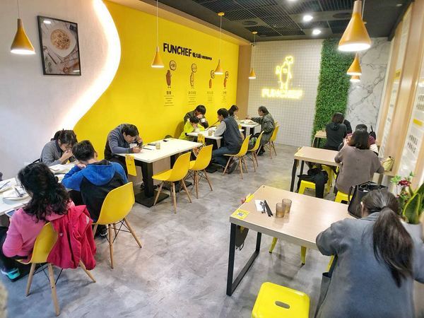 飯大廚醬炒世界:台中炒飯【飯大廚醬炒世界】原來炒飯可以這麼豪華了!直接加入龍蝦/鮑魚/松露 讓你也能享受低調奢華的台灣小吃