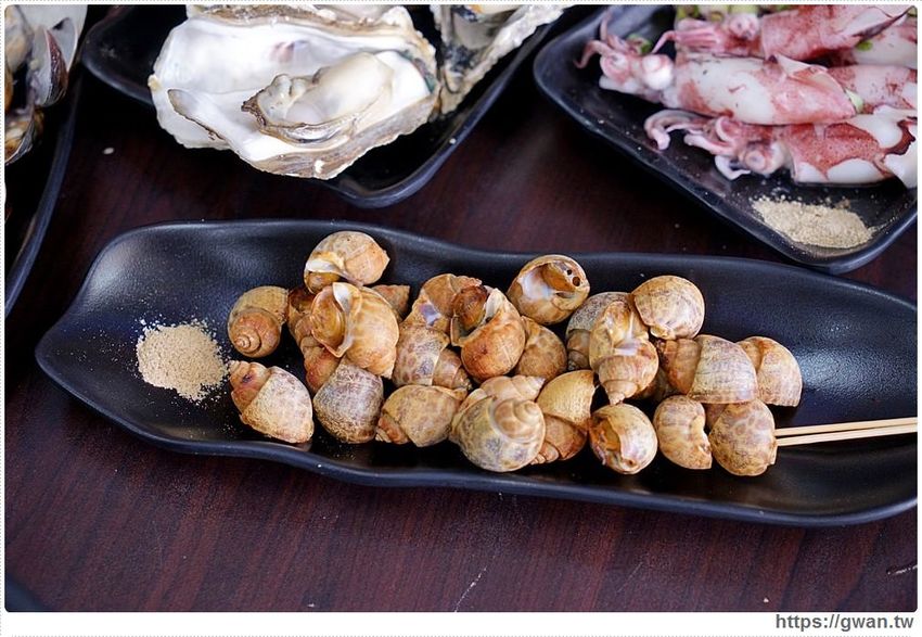 台中宵夜海鮮粥~五種海鮮現點現煮只要100元,營業到凌晨還可免費加飯! - 吃關關