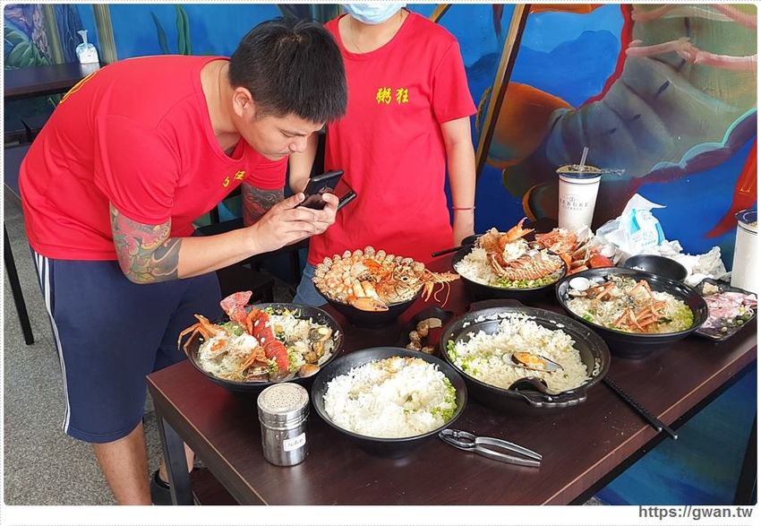 台中宵夜海鮮粥~五種海鮮現點現煮只要100元,營業到凌晨還可免費加飯! - 吃關關