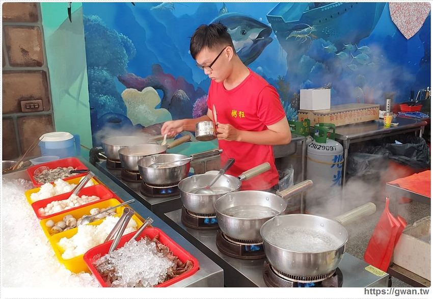 台中宵夜海鮮粥~五種海鮮現點現煮只要100元,營業到凌晨還可免費加飯! - 吃關關