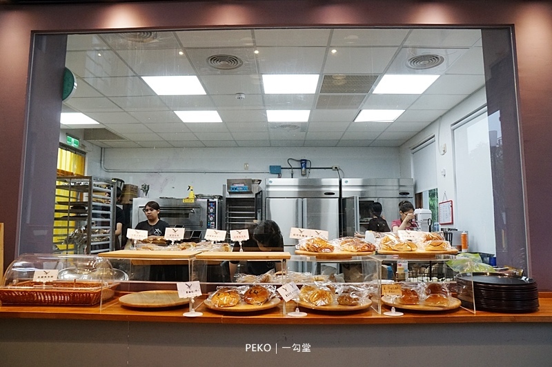 一勾堂.一勾堂麵包.一勾堂咖啡.圓頂吐司.鳳梨吐司.高雄美食.大樹美食.高雄野餐.高雄下午茶.九曲堂火車站.冠軍麵包.飛揚協會.