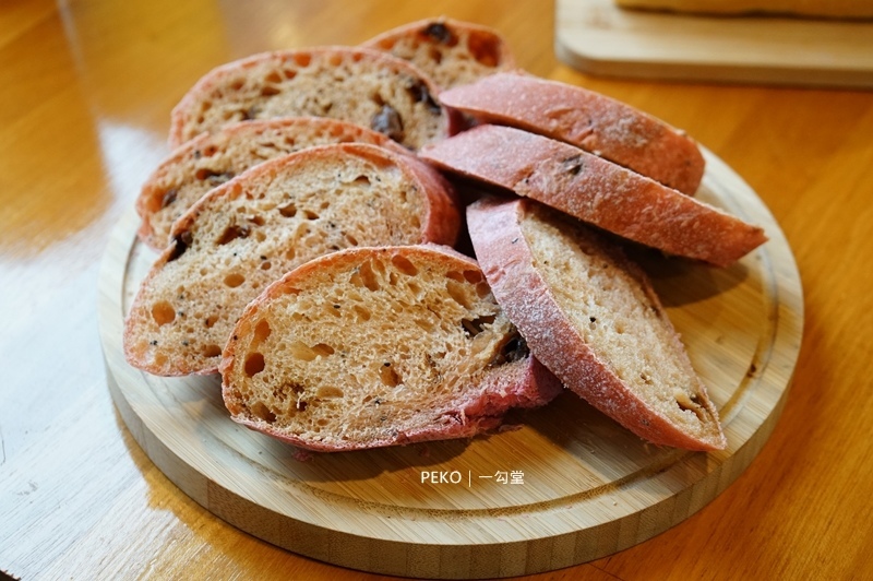一勾堂.一勾堂麵包.一勾堂咖啡.圓頂吐司.鳳梨吐司.高雄美食.大樹美食.高雄野餐.高雄下午茶.九曲堂火車站.冠軍麵包.飛揚協會.