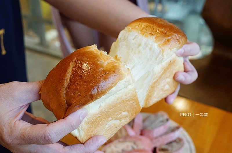 一勾堂.一勾堂麵包.一勾堂咖啡.圓頂吐司.鳳梨吐司.高雄美食.大樹美食.高雄野餐.高雄下午茶.九曲堂火車站.冠軍麵包.飛揚協會.