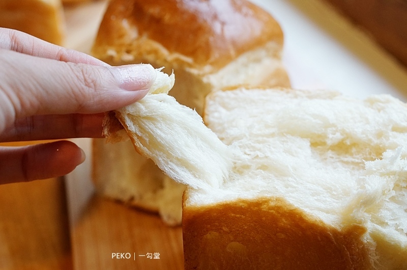 一勾堂.一勾堂麵包.一勾堂咖啡.圓頂吐司.鳳梨吐司.高雄美食.大樹美食.高雄野餐.高雄下午茶.九曲堂火車站.冠軍麵包.飛揚協會.