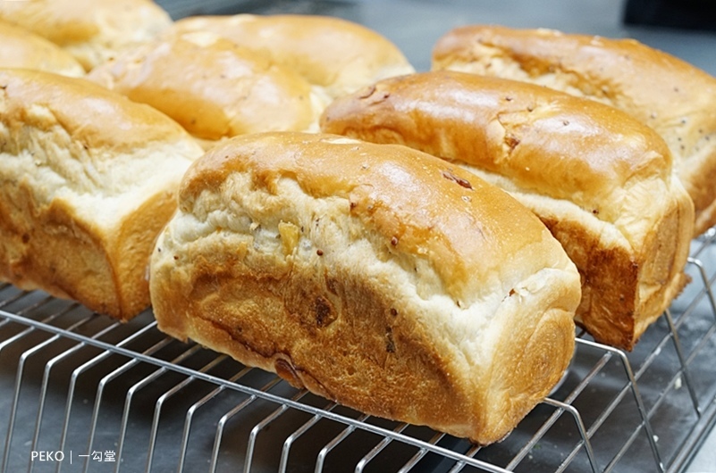 一勾堂.一勾堂麵包.一勾堂咖啡.圓頂吐司.鳳梨吐司.高雄美食.大樹美食.高雄野餐.高雄下午茶.九曲堂火車站.冠軍麵包.飛揚協會.