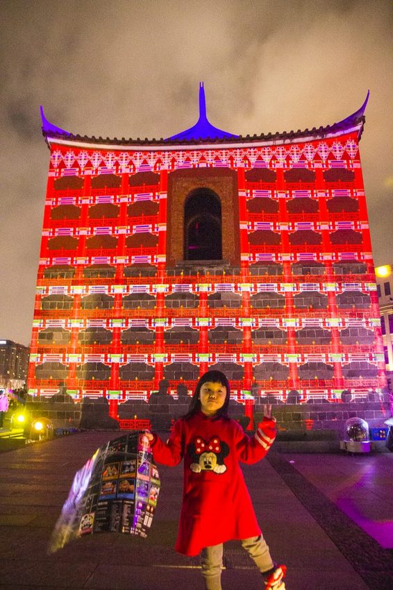 【玩樂．台北】2019台北燈節／台北台北亮晶晶～燈會攻略看這裡，「百變豬寶亮晶晶」和「搖擺北門光雕秀」2大亮點必看