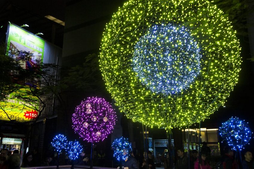 【玩樂．台北】2019台北燈節／台北台北亮晶晶～燈會攻略看這裡，「百變豬寶亮晶晶」和「搖擺北門光雕秀」2大亮點必看