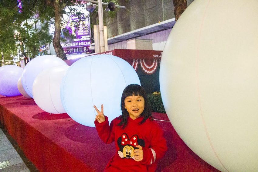 【玩樂．台北】2019台北燈節／台北台北亮晶晶～燈會攻略看這裡，「百變豬寶亮晶晶」和「搖擺北門光雕秀」2大亮點必看