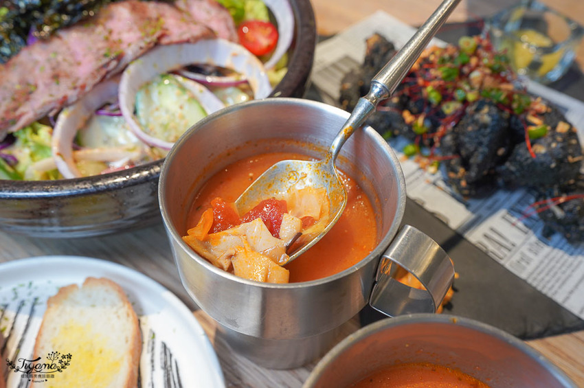高雄人氣約會餐廳》雛菊鬆餅,美味義式料理,必點夢幻客製化彩繪畫盤棉花糖鬆餅 @緹雅瑪 美食旅遊趣