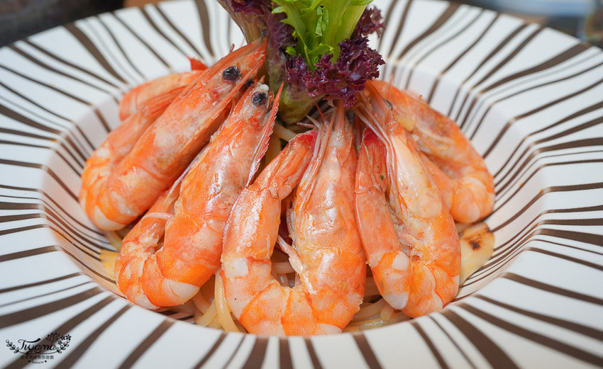 高雄人氣約會餐廳》雛菊鬆餅,美味義式料理,必點夢幻客製化彩繪畫盤棉花糖鬆餅 @緹雅瑪 美食旅遊趣