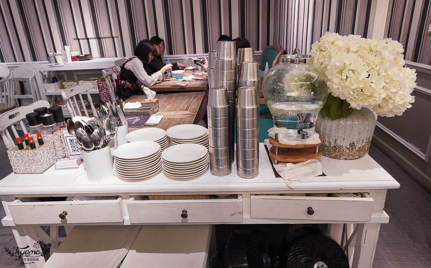 高雄人氣約會餐廳》雛菊鬆餅,美味義式料理,必點夢幻客製化彩繪畫盤棉花糖鬆餅 @緹雅瑪 美食旅遊趣