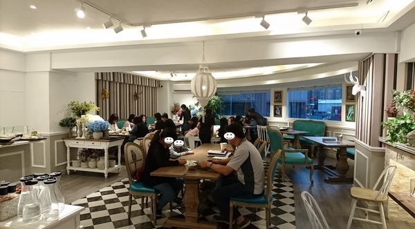 Chuju waffle 雛菊鬆餅:高雄~ Chuju waffle 雛菊鬆餅~超萌熱氣球棉花糖鬆餅塔~少女心大爆發~尖叫聲!!創意甜點主題餐廳~ Chuju waffle 雛菊鬆餅:高雄~ Chuju waffle 雛菊鬆餅~超萌熱氣球棉花糖鬆餅塔~少女心大爆發~尖叫聲!!創意甜點主題餐廳~