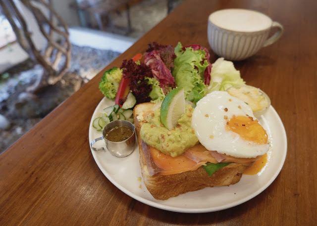 Waku Waku Burger わくわく -日和洋食早午餐、日式漢堡,都是質樸的美味。