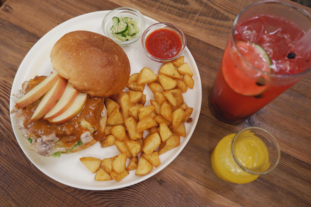 Waku Waku Burger わくわく -日和洋食早午餐、日式漢堡,都是質樸的美味。