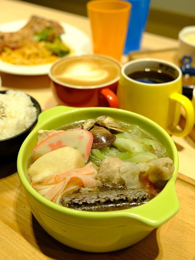 台中全新開幕宇宙親子餐廳-咱們小時ㄏㄡˋ，室內外遊樂設施兼具～還有魔術表演超吸睛！