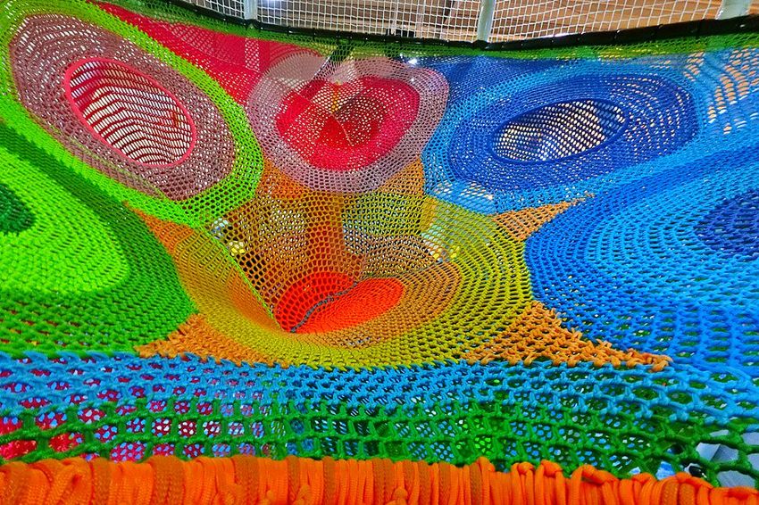 台中全新開幕宇宙親子餐廳-咱們小時ㄏㄡˋ，室內外遊樂設施兼具～還有魔術表演超吸睛！