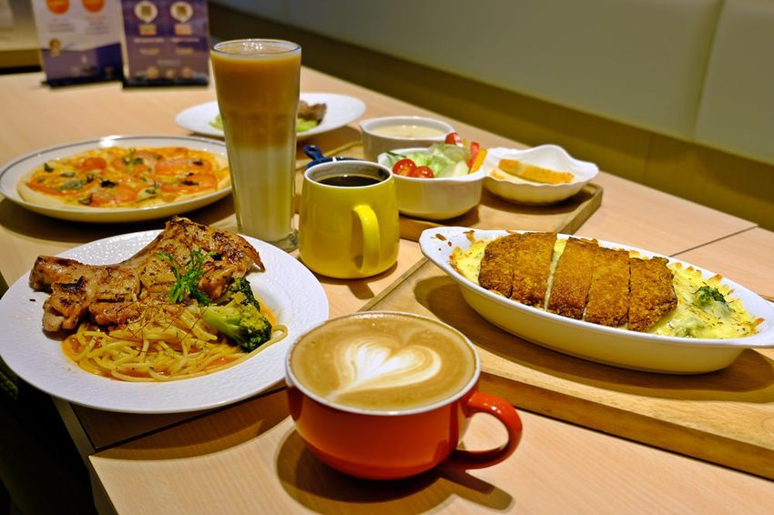 台中全新開幕宇宙親子餐廳-咱們小時ㄏㄡˋ，室內外遊樂設施兼具～還有魔術表演超吸睛！