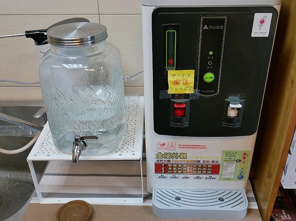 貳家桌遊:貳家桌遊-台北火車站中正桌遊店 提供包場地租借 如果要和朋友或家人聚聚 除了吃還能做什麼?