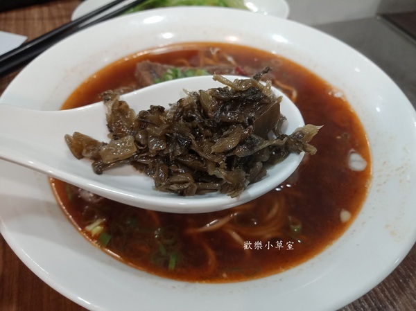 牛廚:【台北士林美食】牛廚牛肉麵,交通方便,湯頭好喝@士林捷運站