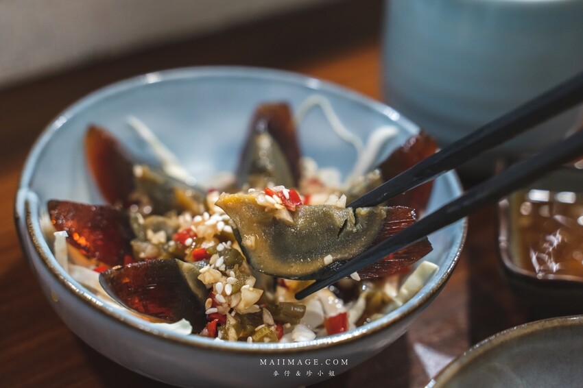 萬華美食|濟善老麵~老宅裡吃拉麵超有fu,一碗雞湯拉麵三種享受,老闆還會招待你一杯shot、捷運龍山寺站美