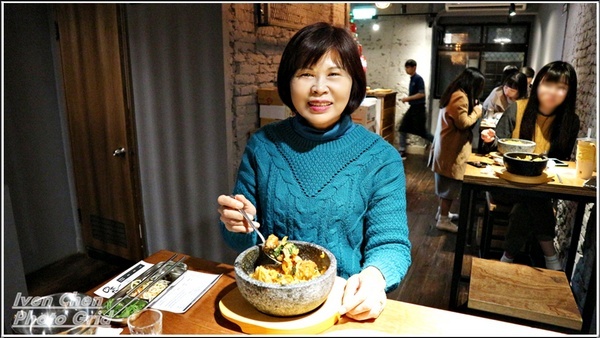 四米大石鍋拌飯專賣:《中山韓式料理》隱藏在巷弄中的美食/熱騰騰經典美味石鍋拌飯/星期五下班後的快意小酌/附菜單『四米大石鍋拌飯專賣』