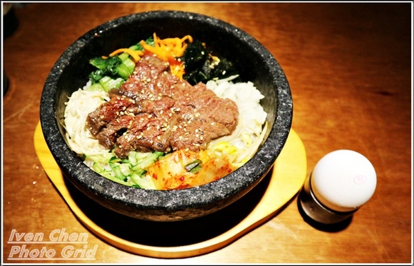 四米大石鍋拌飯專賣:《中山韓式料理》隱藏在巷弄中的美食/熱騰騰經典美味石鍋拌飯/星期五下班後的快意小酌/附菜單『四米大石鍋拌飯專賣』