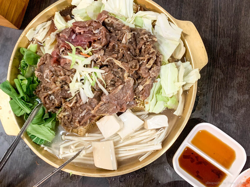 韓式專賣店 | 四米大石鍋拌飯， 台北捷運中山站美食，還有奶油啤酒超順口