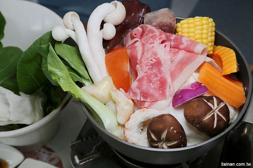 新營親子餐廳|努逗風味館新營店~浪漫地中海風平價餐廳!兒童遊戲室、專屬停車場、親子用餐、好友聚會好去處! - 台南好Food遊