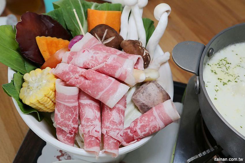 新營親子餐廳|努逗風味館新營店~浪漫地中海風平價餐廳!兒童遊戲室、專屬停車場、親子用餐、好友聚會好去處! - 台南好Food遊