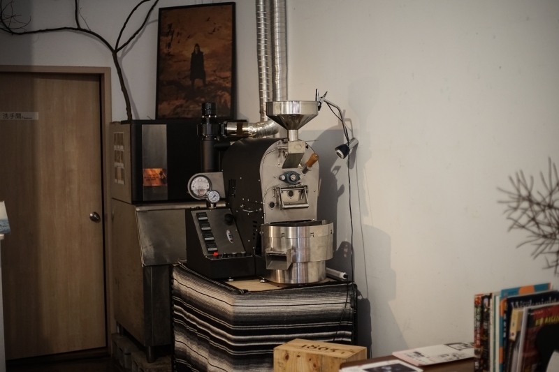 跳躍的宅男 - [信義區咖啡廳推薦]福來得咖啡Freds Cafe- 手沖咖啡 沒吃甜點很遺憾 不限時有插座咖啡廳 101附近咖啡廳