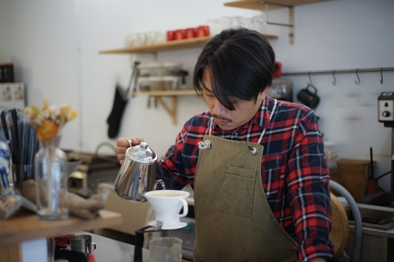 跳躍的宅男 - [信義區咖啡廳推薦]福來得咖啡Freds Cafe- 手沖咖啡 沒吃甜點很遺憾 不限時有插座咖啡廳 101附近咖啡廳