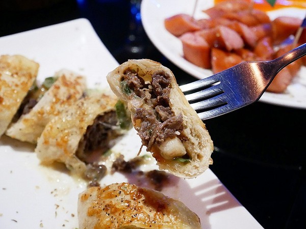 La Esquina 轉角酒吧:La Esquina 轉角酒吧-台北中山區酒吧 夜貓子的好去處 打鏢、調酒、音樂、美食 客制化調酒創造出獨特風味