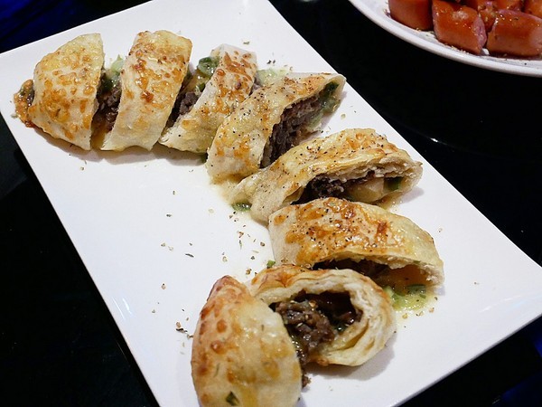 La Esquina 轉角酒吧:La Esquina 轉角酒吧-台北中山區酒吧 夜貓子的好去處 打鏢、調酒、音樂、美食 客制化調酒創造出獨特風味