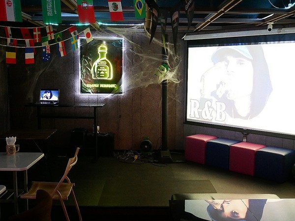 La Esquina 轉角酒吧:La Esquina 轉角酒吧-台北中山區酒吧 夜貓子的好去處 打鏢、調酒、音樂、美食 客制化調酒創造出獨特風味