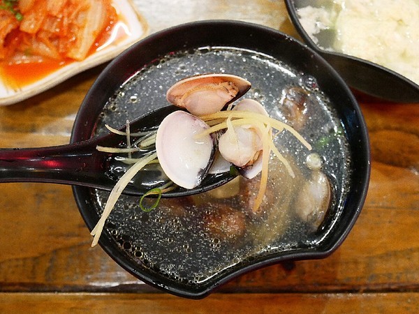 夜燒炭烤(民權店)：夜燒炭烤-台中西區炭烤串燒  台中教育大學後方炭烤  目前推出飯食  可以從晚上一路吃到消夜