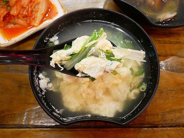 夜燒炭烤(民權店)：夜燒炭烤-台中西區炭烤串燒  台中教育大學後方炭烤  目前推出飯食  可以從晚上一路吃到消夜