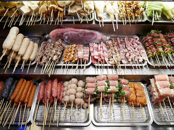 夜燒炭烤(民權店)：夜燒炭烤-台中西區炭烤串燒  台中教育大學後方炭烤  目前推出飯食  可以從晚上一路吃到消夜