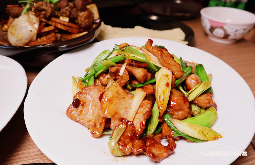 新竹巨城附近美食推薦!紙包魚天府之國,一個人也可以吃香辣帶勁的四川料理